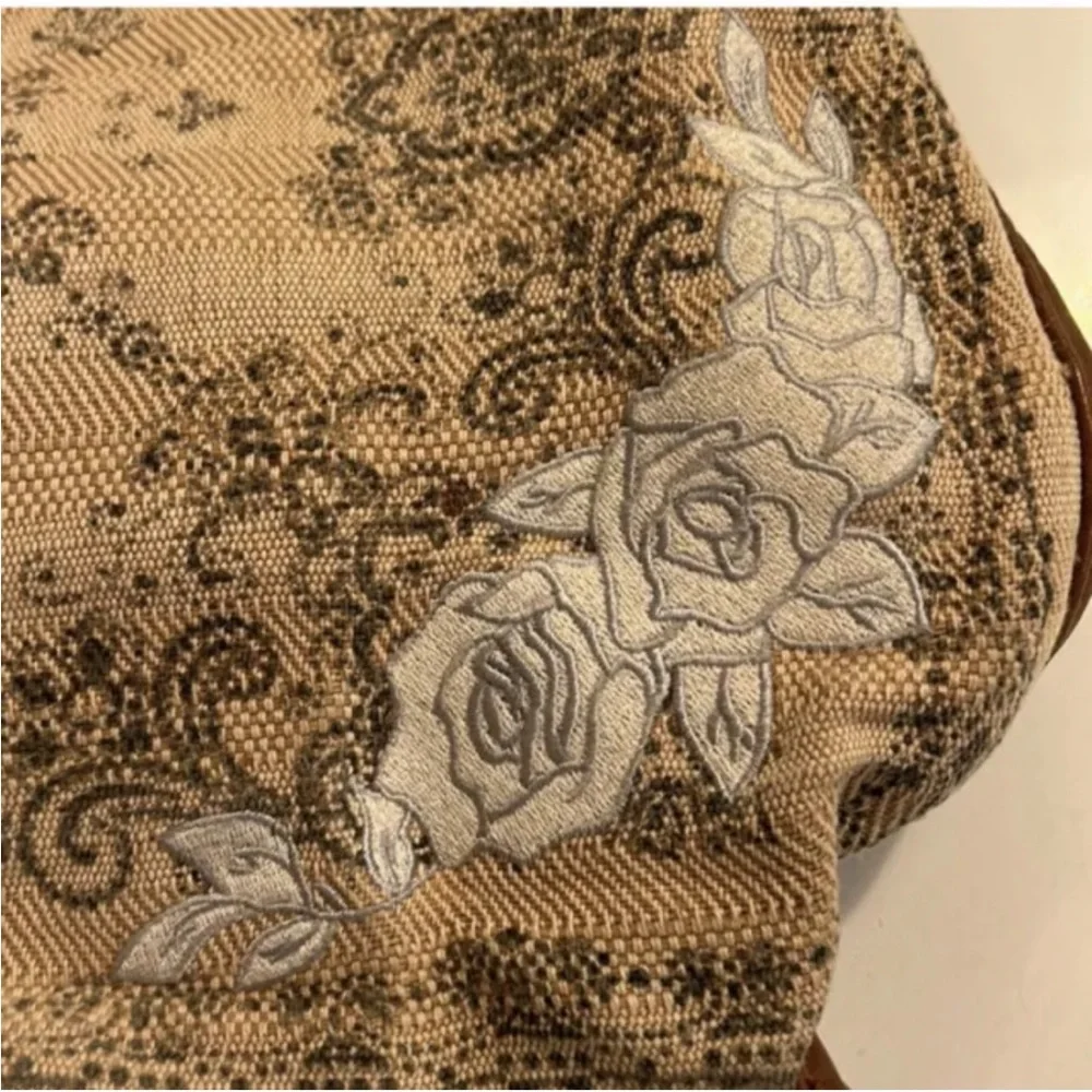 FREE PEOPLE Floral Embroidered Boho shoulder Bag|  Oversized |Beige |Vegan Trim - Picture 9 of 13